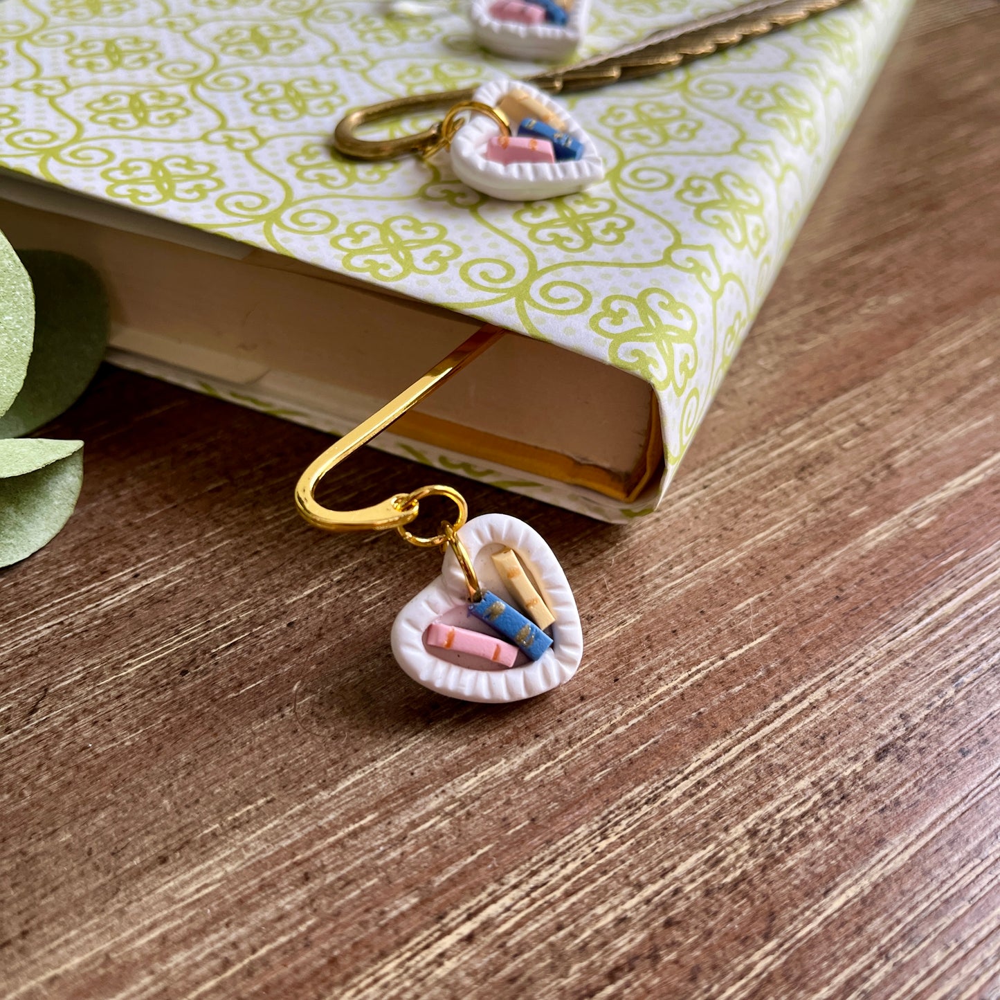 Bookmarks - Heart Bookstack