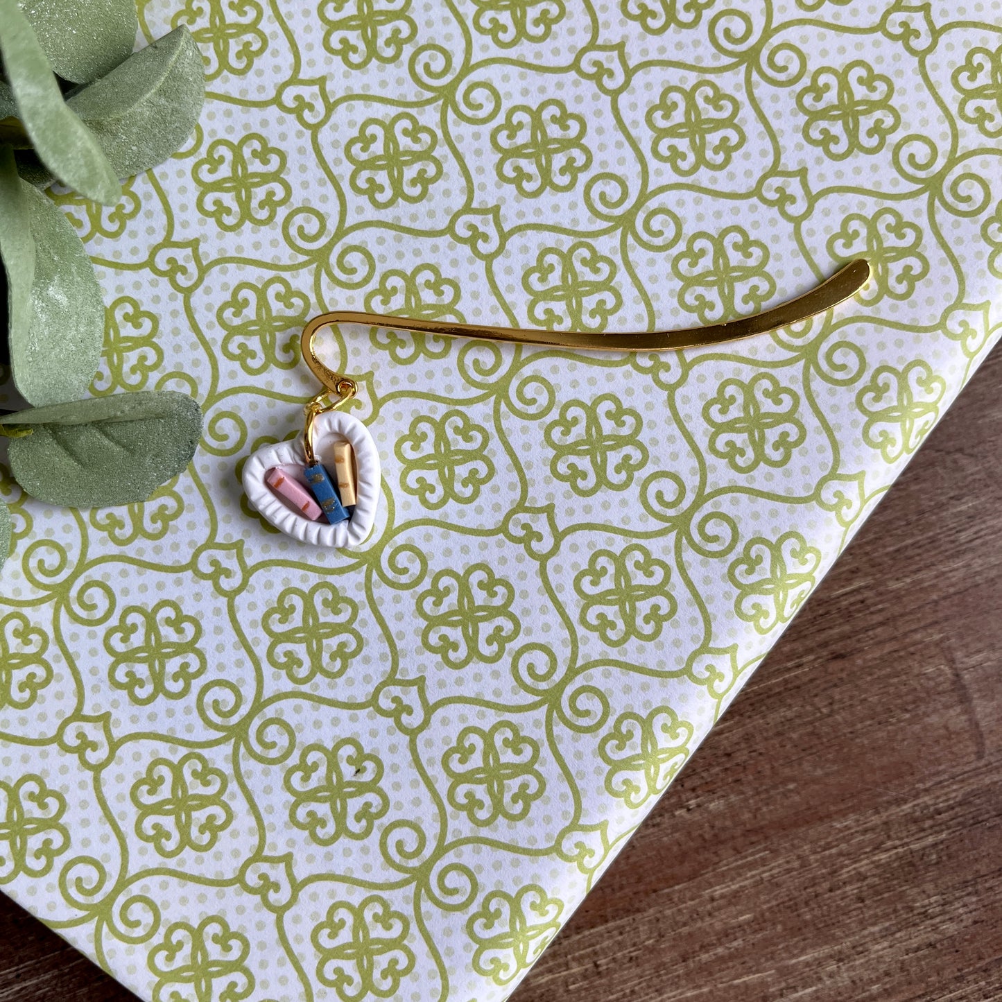 Bookmarks - Heart Bookstack