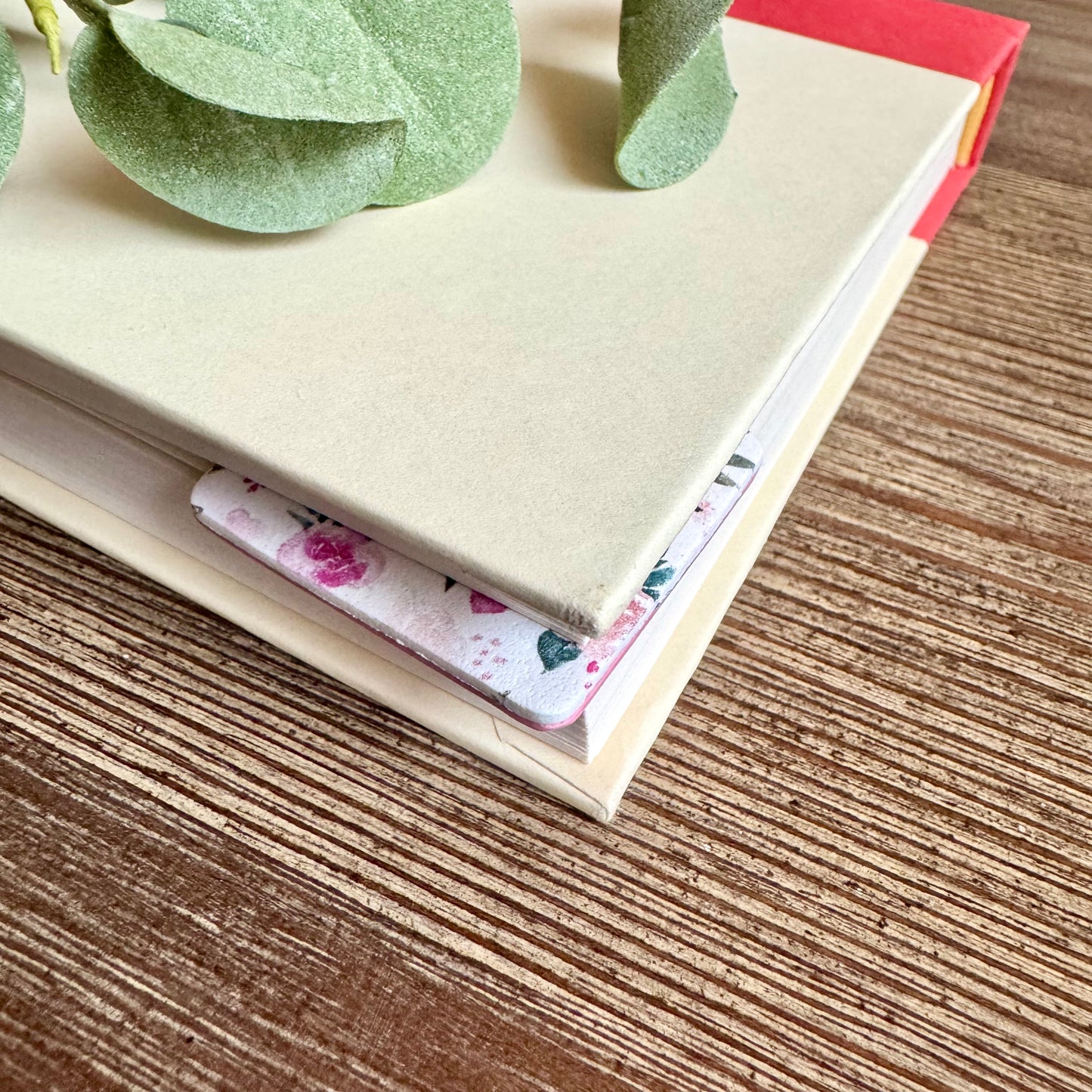 Bookmarks - Corner Scalloped Floral