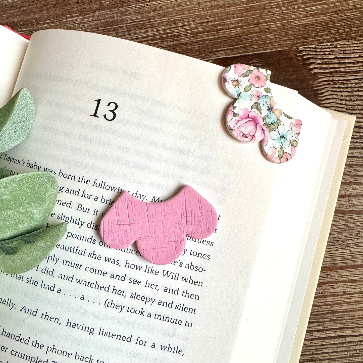 Bookmarks - Scalloped Open Corner