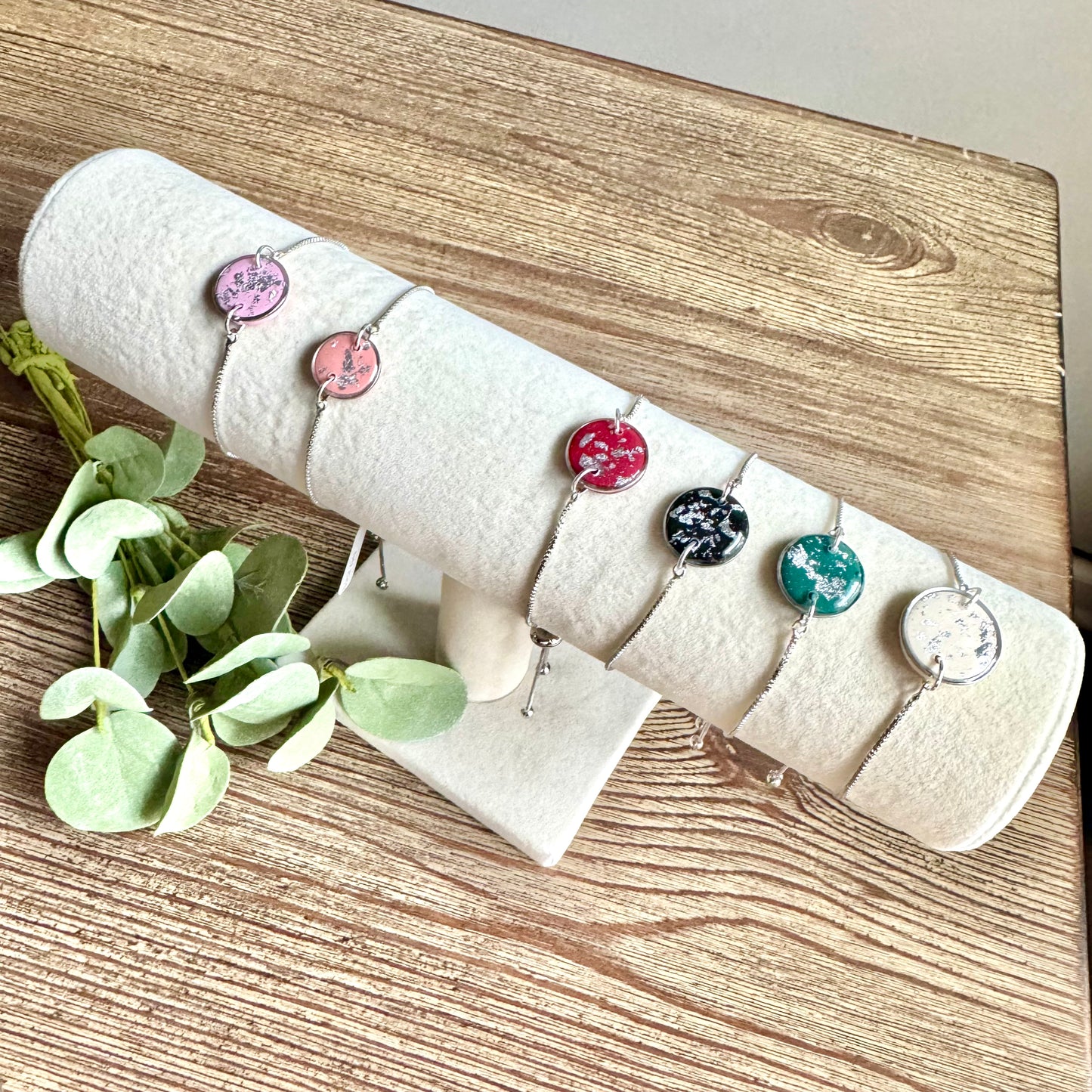 Bracelet - Clay Round Pendant Silver Leaf