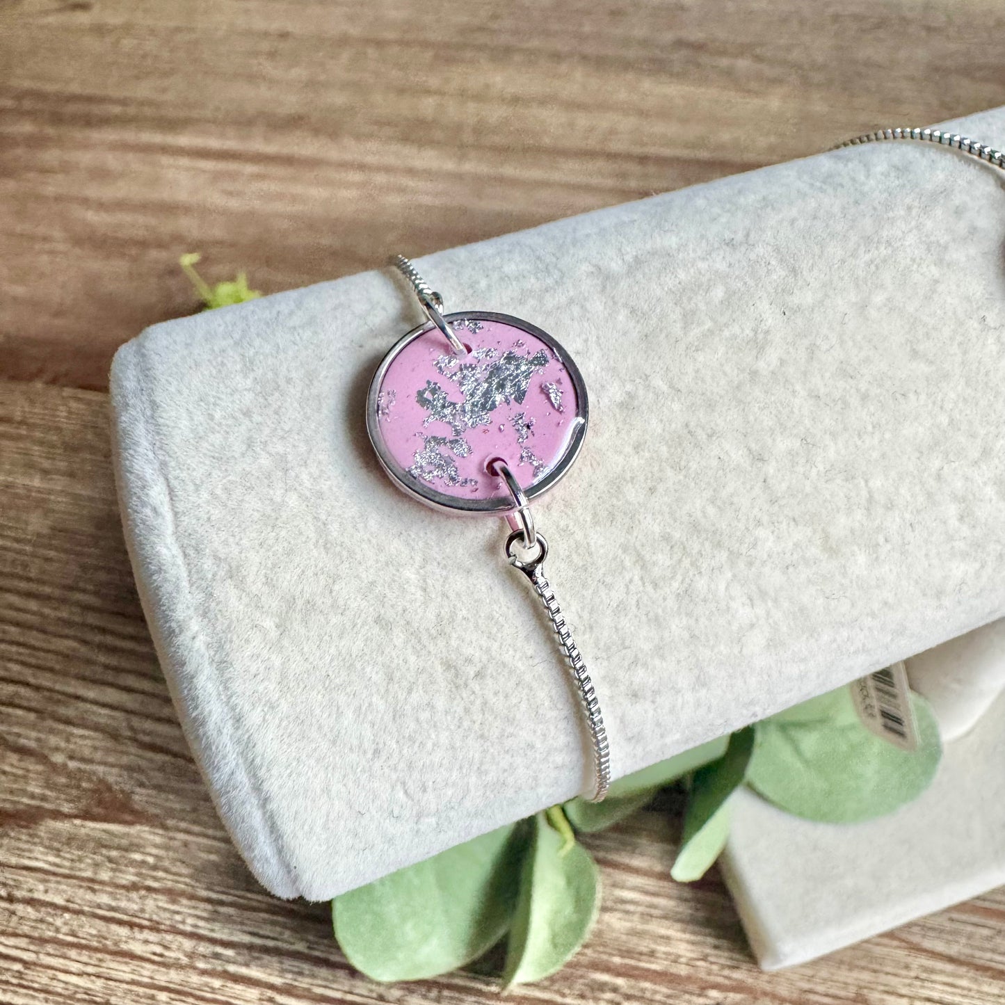 Bracelet - Clay Round Pendant Silver Leaf