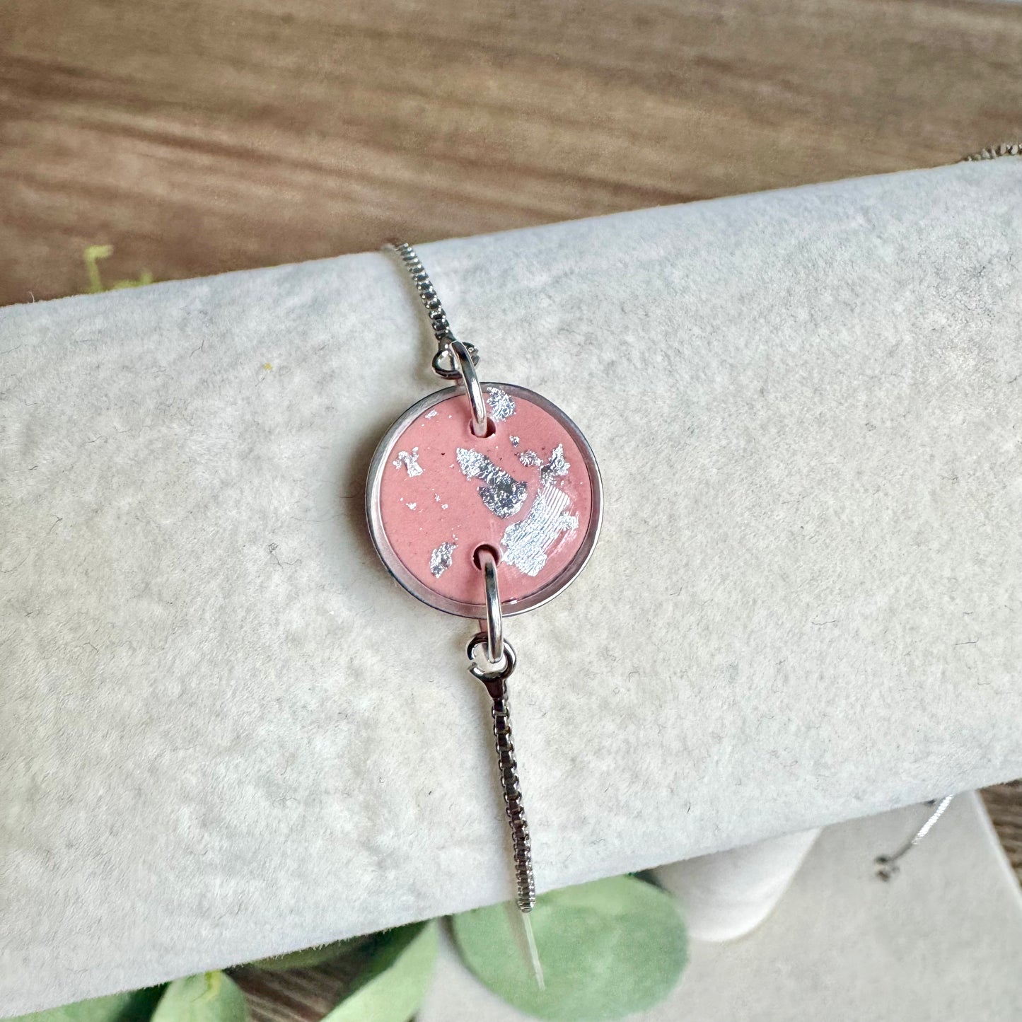 Bracelet - Clay Round Pendant Silver Leaf