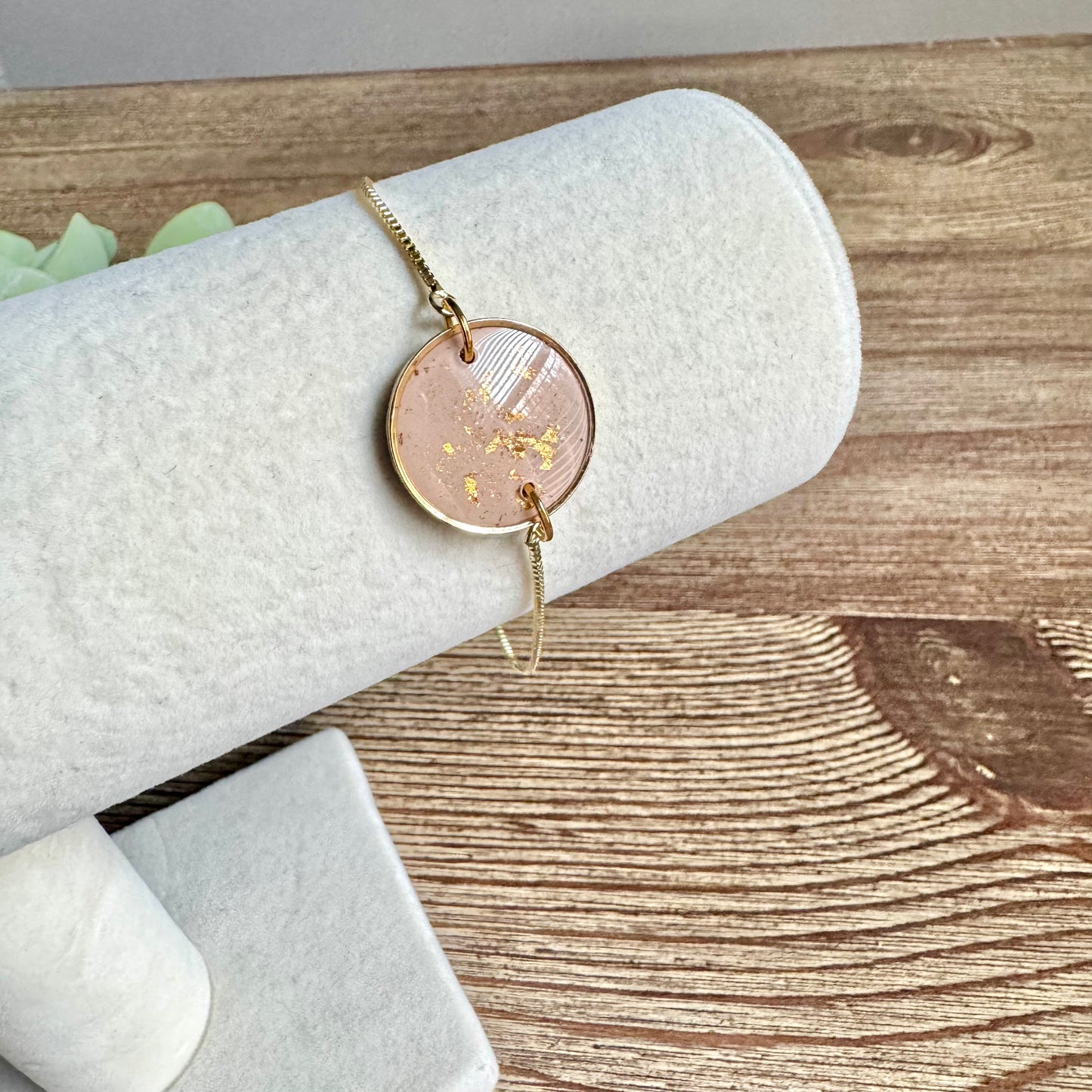 Bracelet - Clay Round Pendant Gold Leaf
