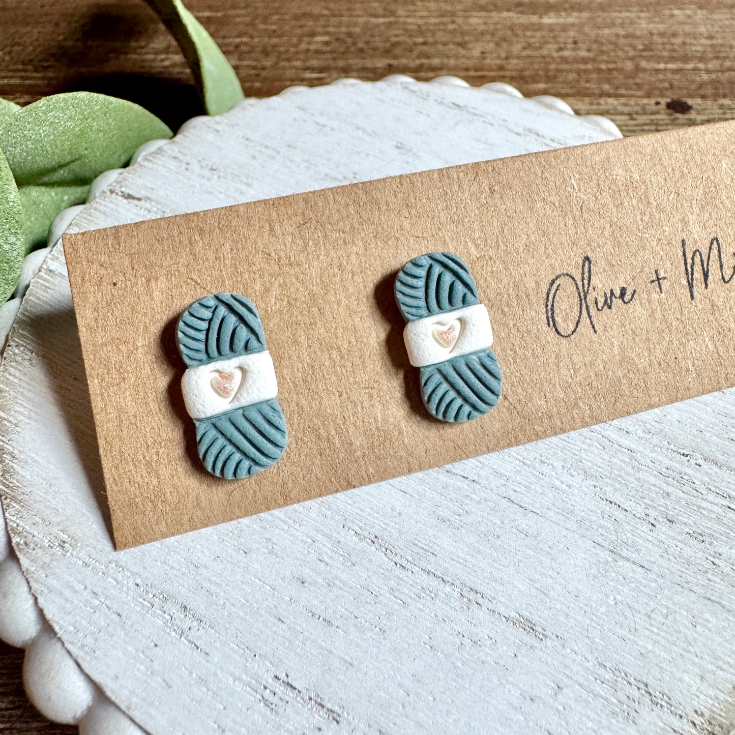 Yarn Bundle Studs
