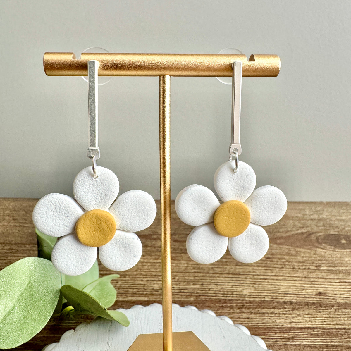 Betsy - White Daisy