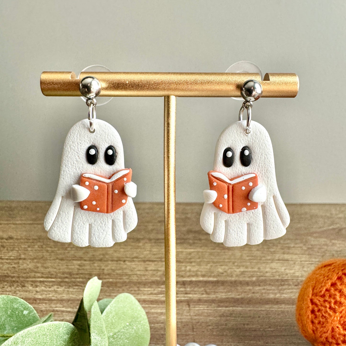 Halloween Reading Ghosts