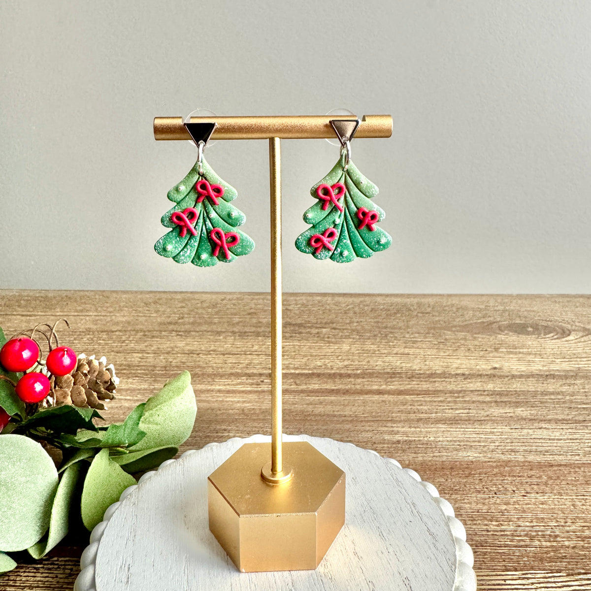 Christmas Traditional Tree with Bows