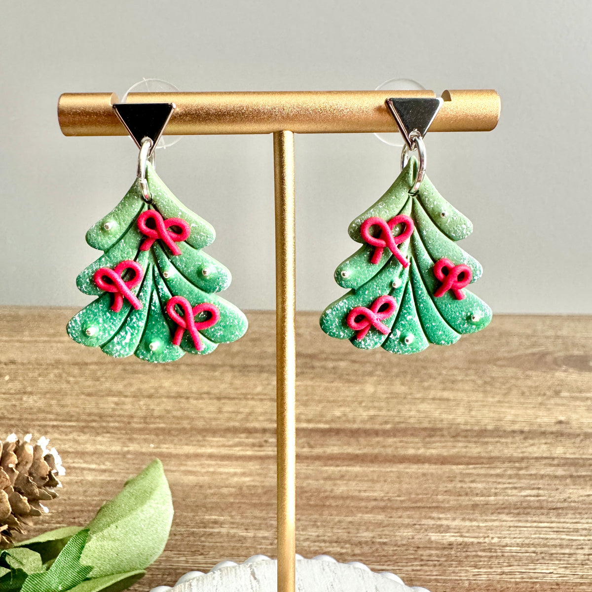 Christmas Traditional Tree with Bows