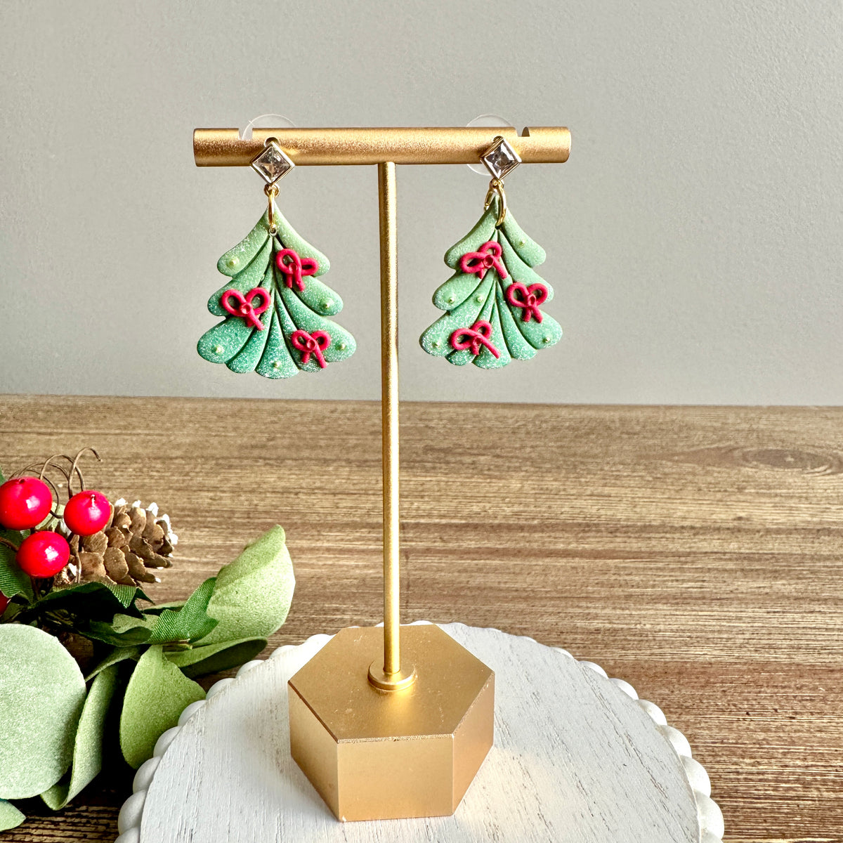 Christmas Traditional Tree with Bows