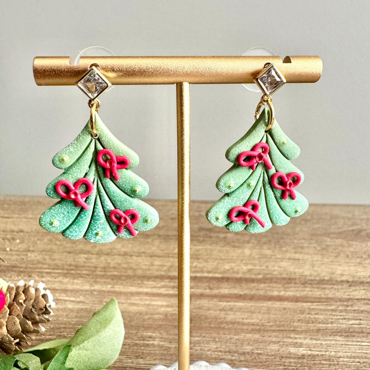 Christmas Traditional Tree with Bows